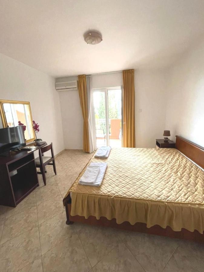 Garni Hotel S Coast Будва Экстерьер фото