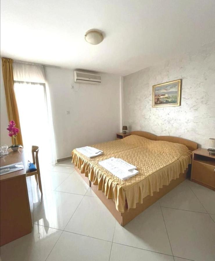 Garni Hotel S Coast Будва Экстерьер фото