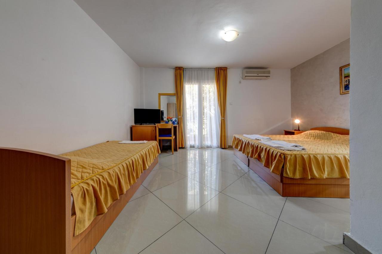 Garni Hotel S Coast Будва Экстерьер фото
