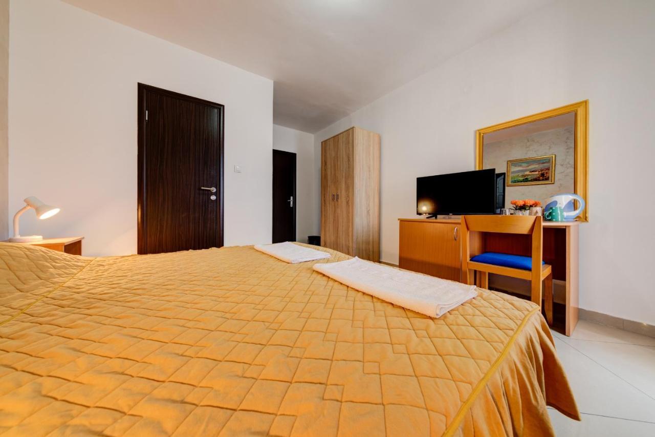 Garni Hotel S Coast Будва Экстерьер фото