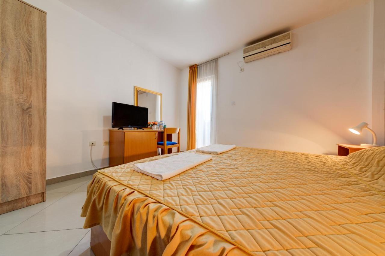 Garni Hotel S Coast Будва Экстерьер фото
