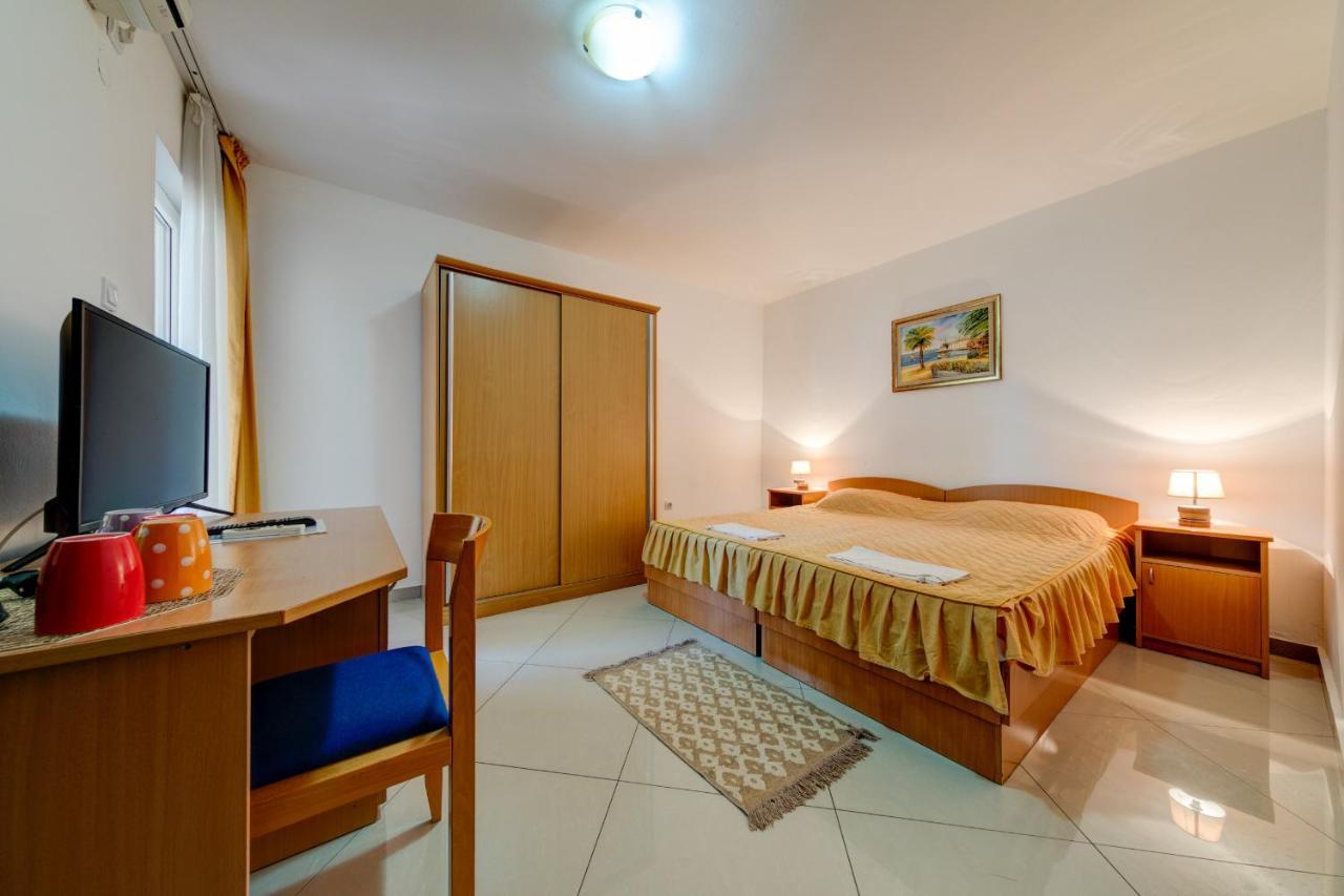 Garni Hotel S Coast Будва Экстерьер фото